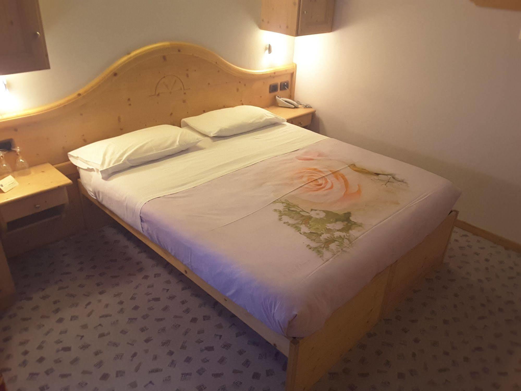 Hotel Valeria Ливиньо Экстерьер фото