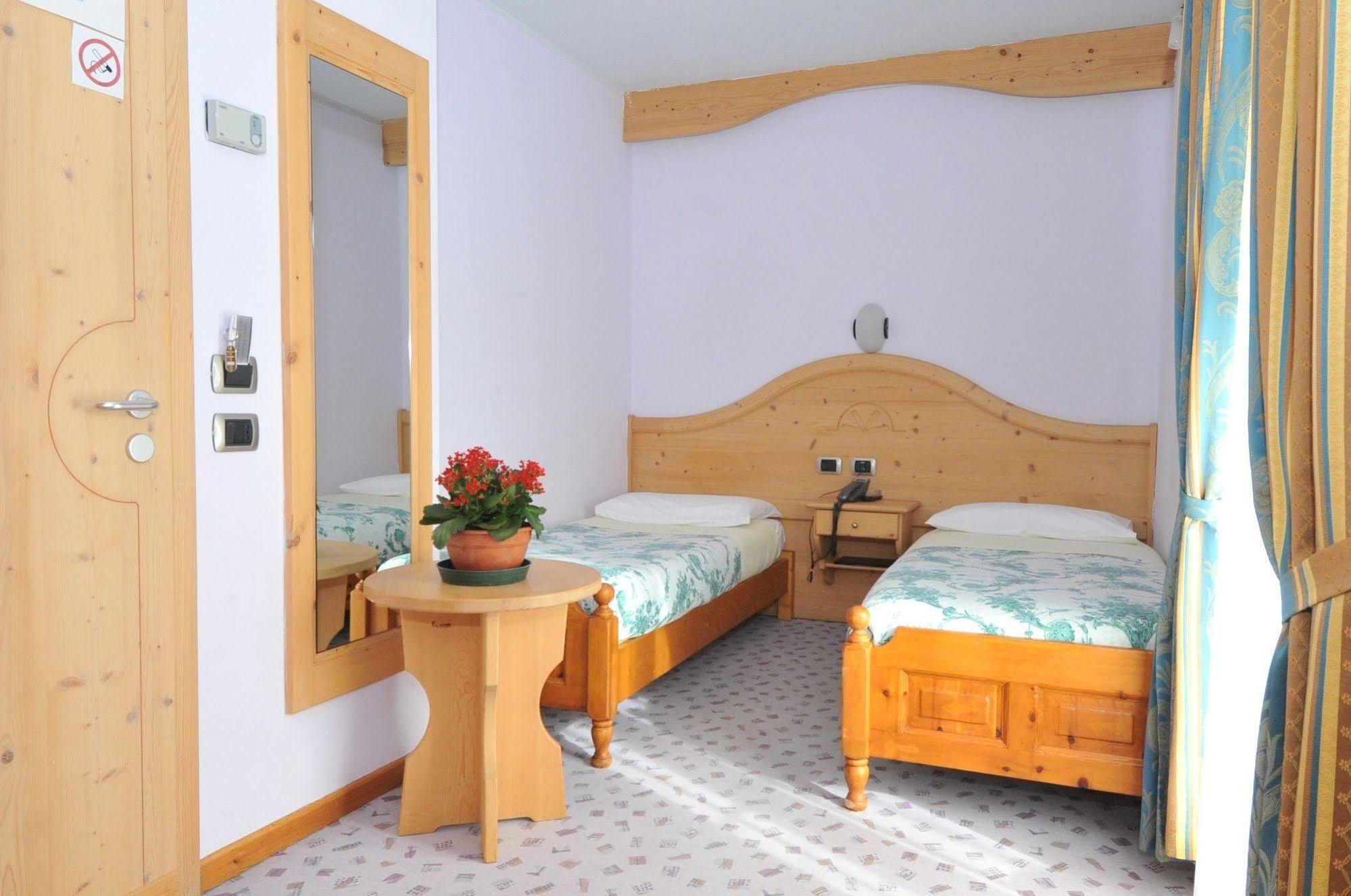 Hotel Valeria Ливиньо Экстерьер фото