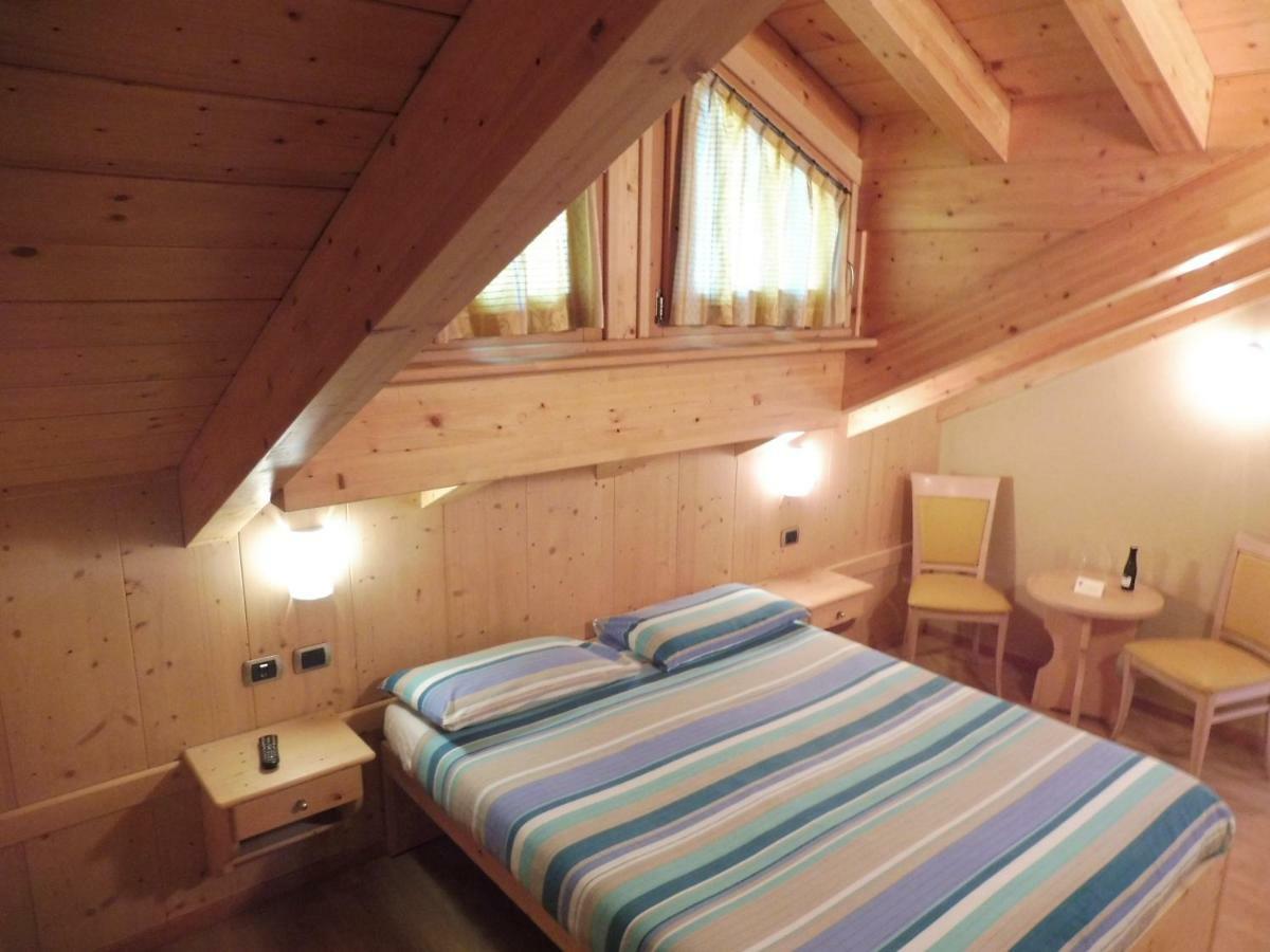 Hotel Valeria Ливиньо Экстерьер фото