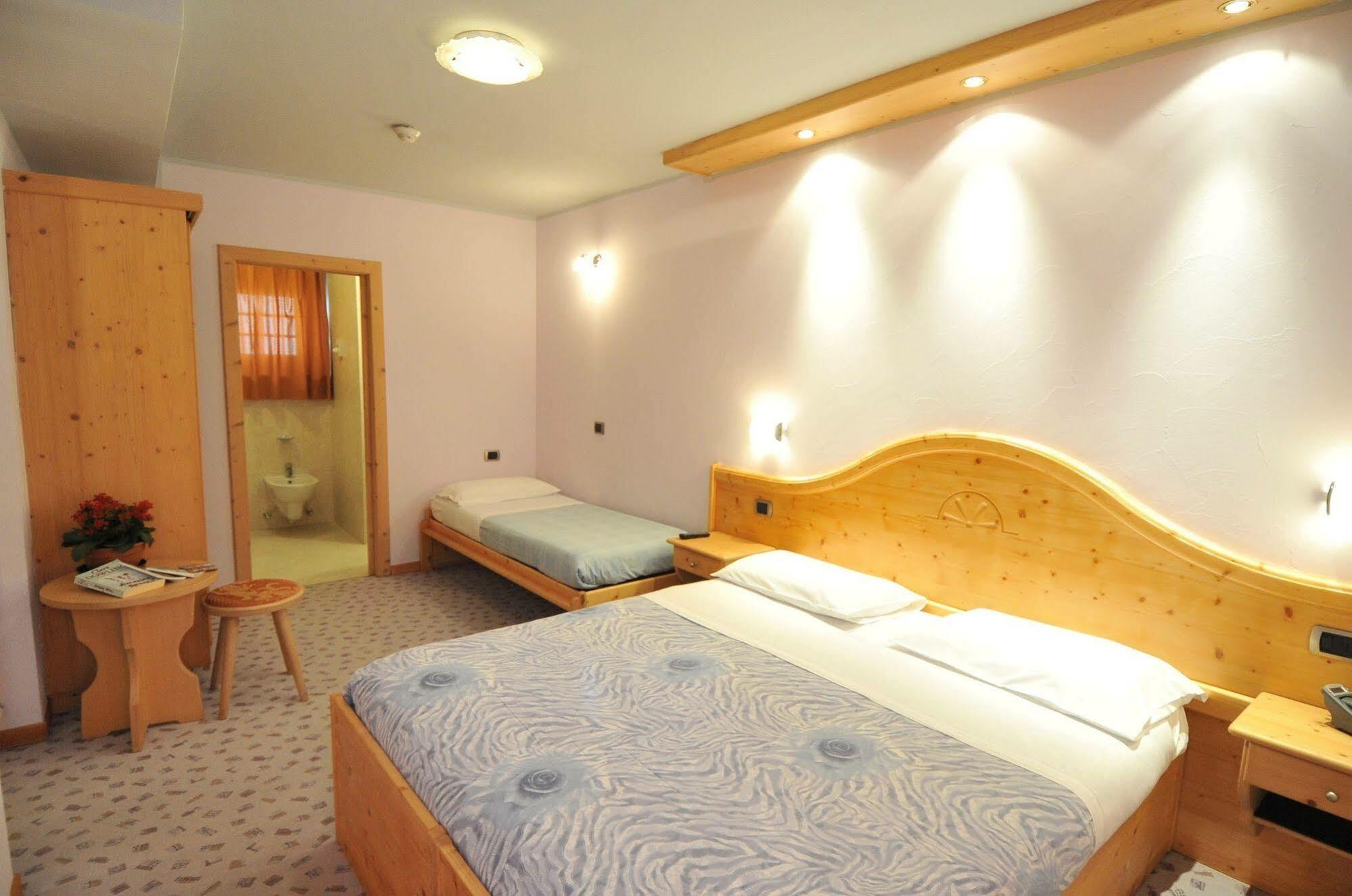Hotel Valeria Ливиньо Экстерьер фото
